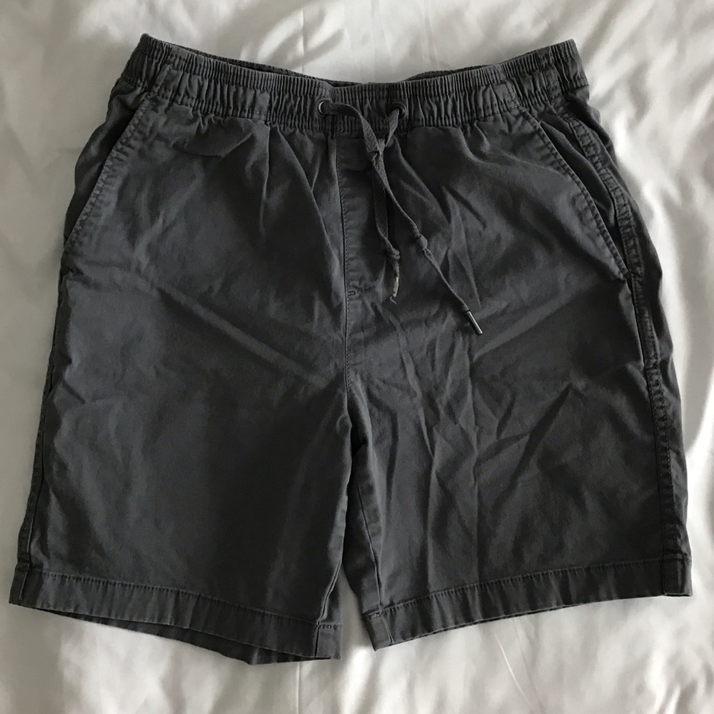 Gap Men's Gray Casual Shorts. Pull on. Comfort. Size Small
